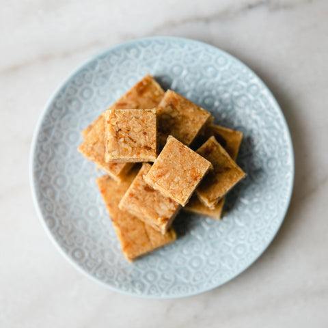 Apricot, Vanilla & Oat Slice