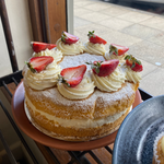 Victoria Sponge Cake with Raspberry & Cream (collect from Armadale only)