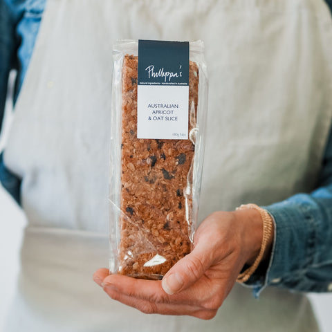 Apricot, Vanilla & Oat Slice