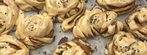 December Limited Edition Bun - Espresso Glaze Cardamom Bun