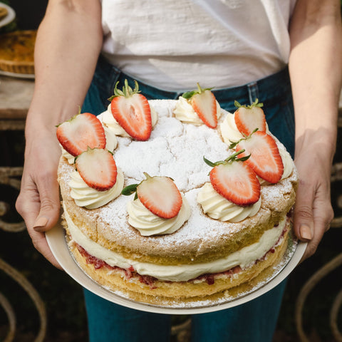 Victoria Sponge Cake with Raspberry & Cream (Armadale only)